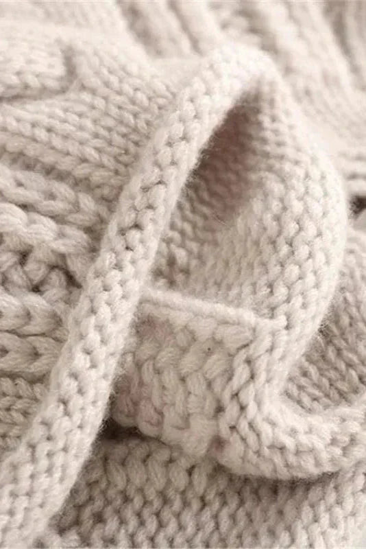 Ksenia | Sweter w warkocze